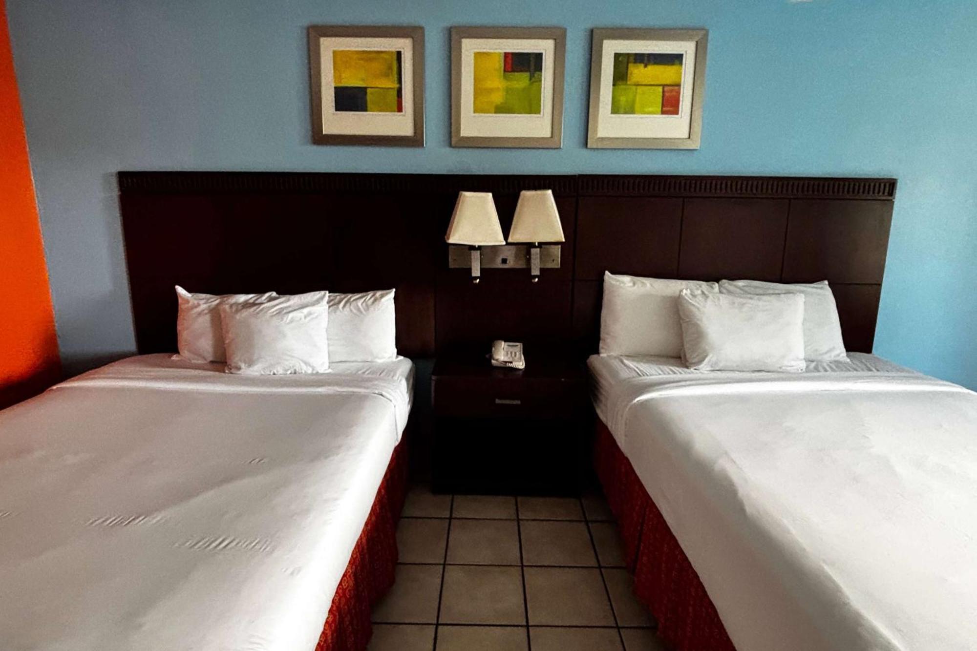 Hotel Ramada By Wyndham Flamingo Water Park Kissimmee Exterior foto