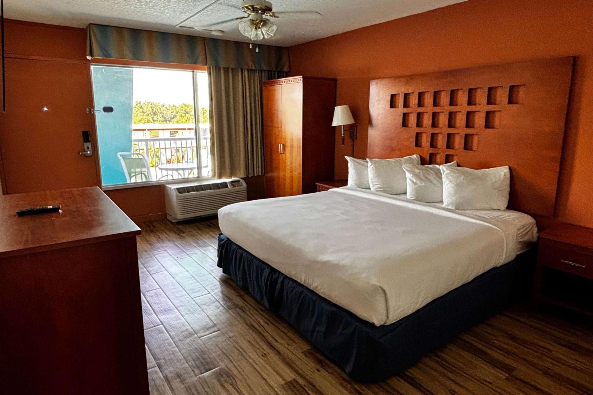 Hotel Ramada By Wyndham Flamingo Water Park Kissimmee Exterior foto