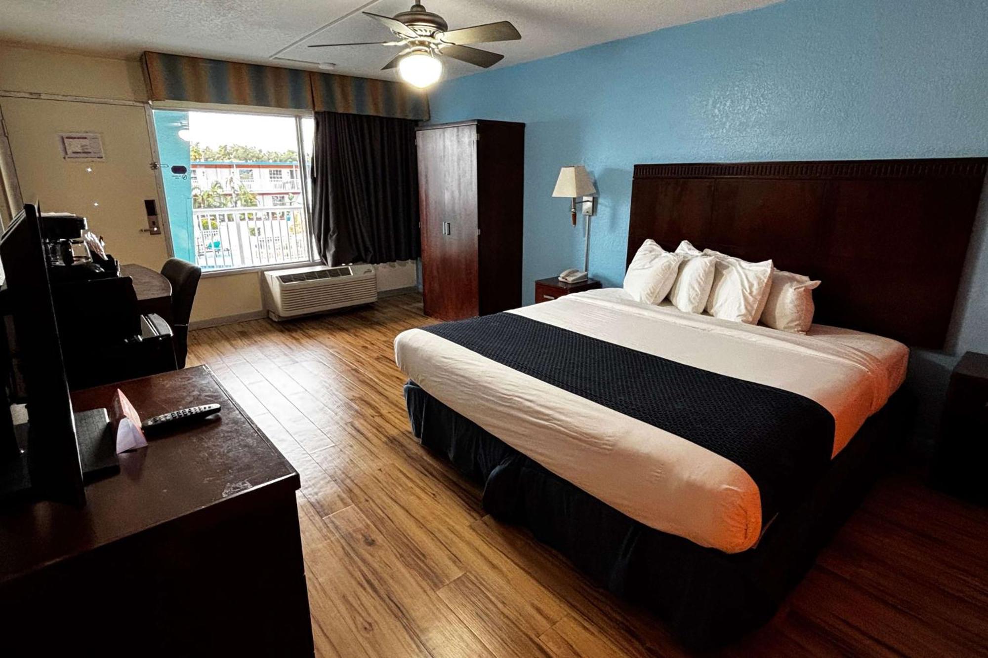 Hotel Ramada By Wyndham Flamingo Water Park Kissimmee Exterior foto