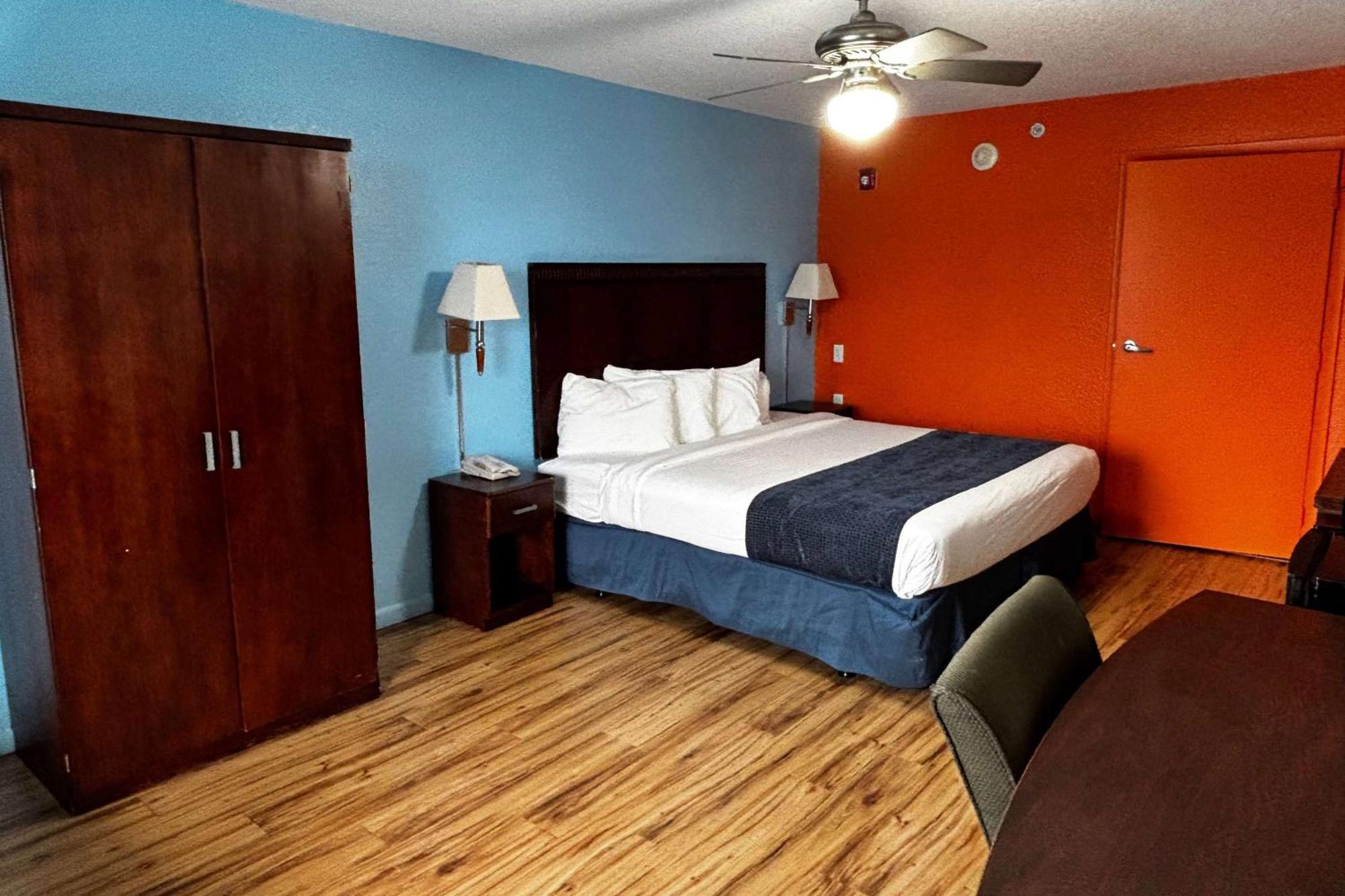 Hotel Ramada By Wyndham Flamingo Water Park Kissimmee Exterior foto
