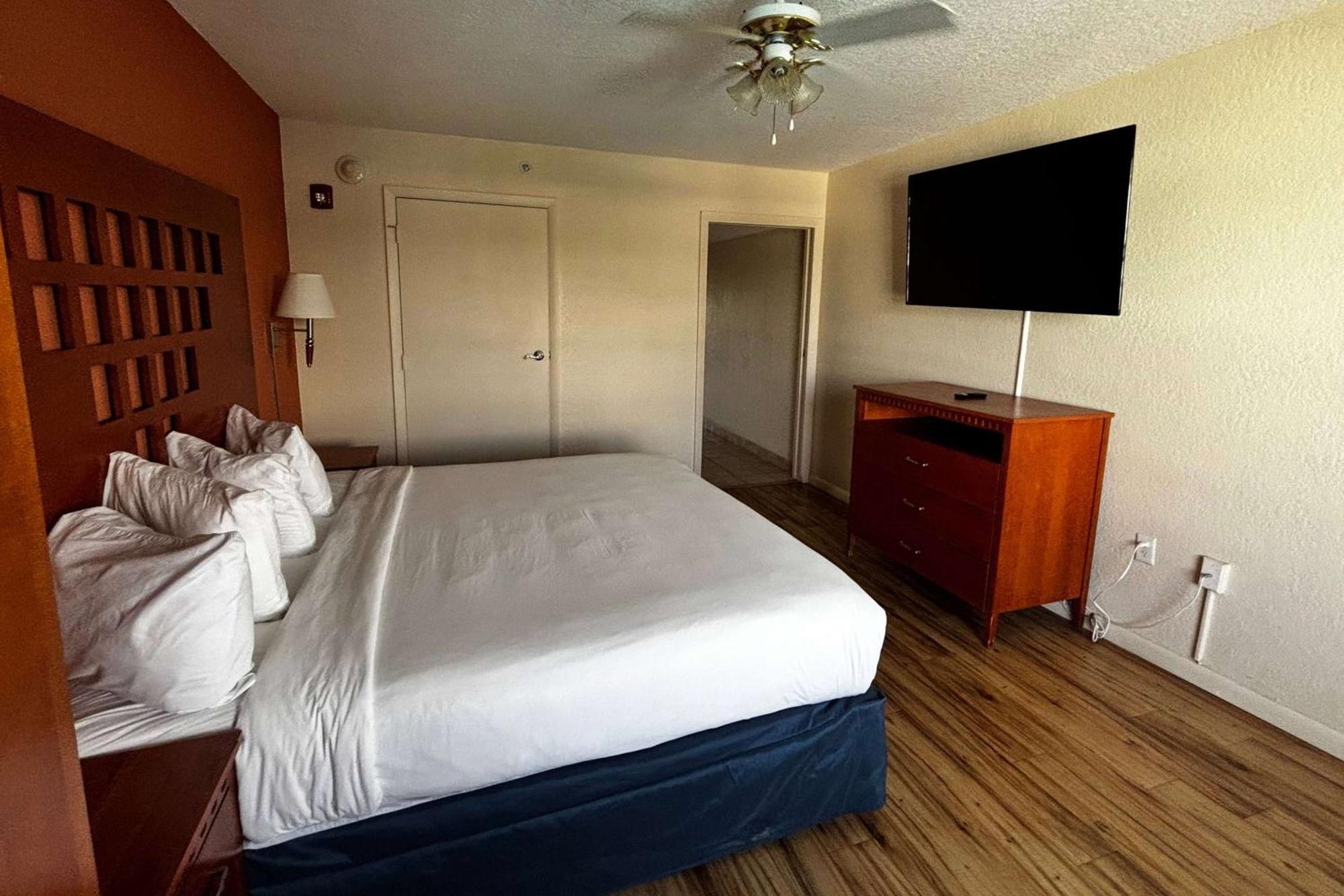 Hotel Ramada By Wyndham Flamingo Water Park Kissimmee Exterior foto