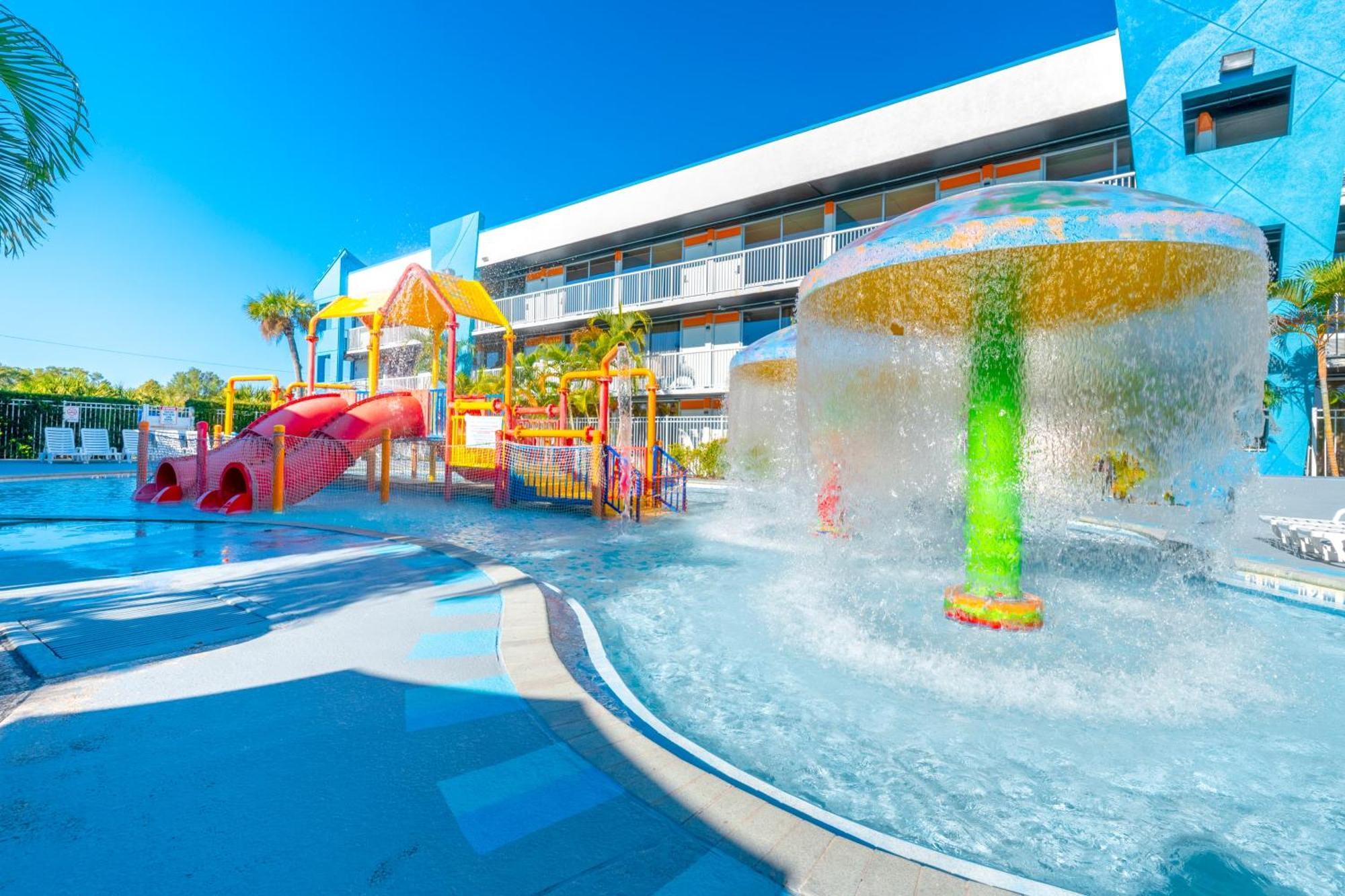 Hotel Ramada By Wyndham Flamingo Water Park Kissimmee Exterior foto