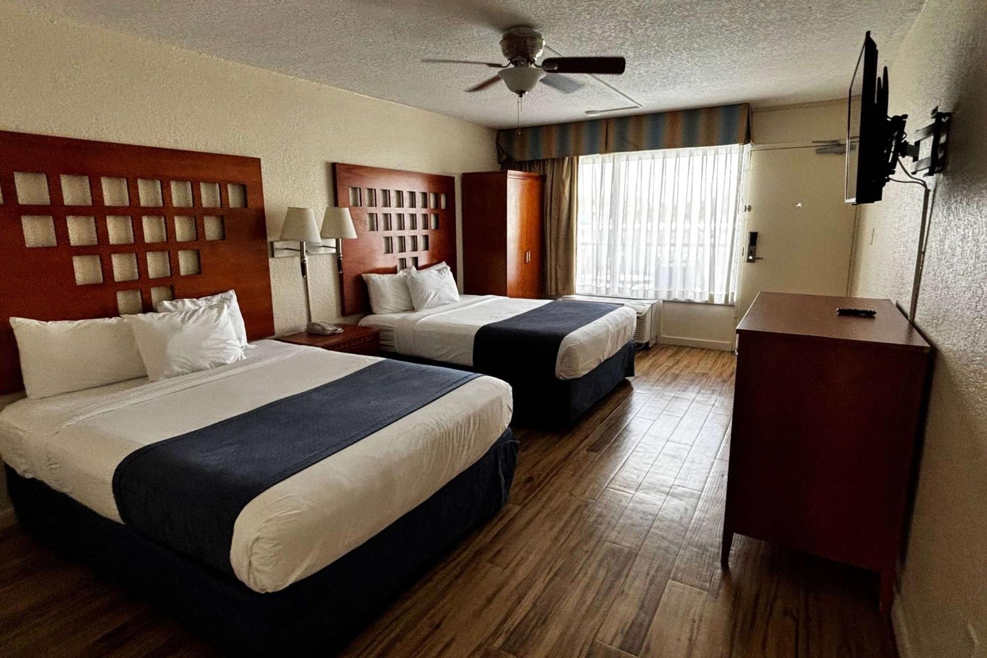 Hotel Ramada By Wyndham Flamingo Water Park Kissimmee Exterior foto