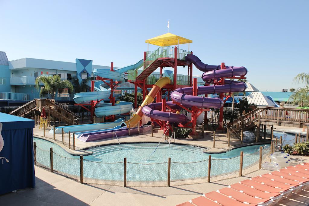 Hotel Ramada By Wyndham Flamingo Water Park Kissimmee Exterior foto